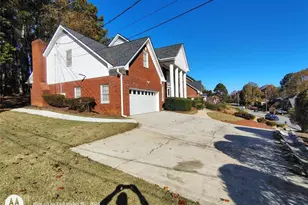 5121 Huntshire Ln, Lilburn, GA 30047 - Photo 2