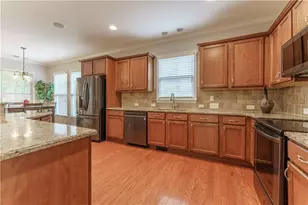 7525 Brookstone Cir, Flowery Branch, GA 30542 - Photo 18