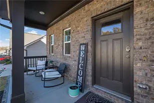 103 Parkers Pl, Hoschton, GA 30548 - Photo 2