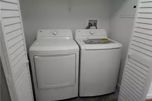 250 Pharr Rd NE, Atlanta, GA 30305 - Photo 10