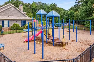 200 Edinburgh Ln, Woodstock, GA 30188 - Photo 32