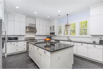 200 Edinburgh Lane, Woodstock, GA 30188 - Photo 10