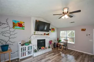 1126 Mainstreet Valley Dr, Stone Mountain, GA 30088 - Photo 4