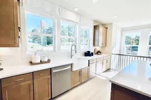 384 Sunset Hollow St, Sugar Hill, GA 30518 - Photo 22