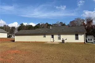 404 Thorn Thicket Dr, Rockmart, GA 30153 - Photo 2