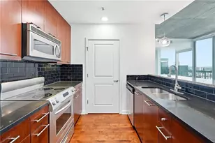 3324 Peachtree Rd NE, Atlanta, GA 30326 - Photo 6