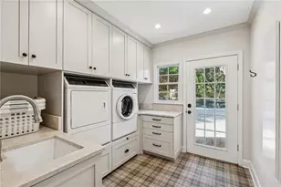 2010 Rivermeade Way NW, Atlanta, GA 30327 - Photo 32