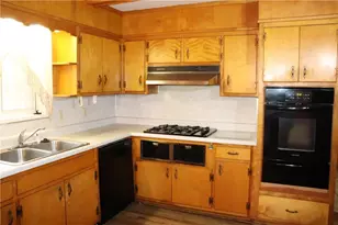 2682 Westchester Dr, East Point, GA 30344 - Photo 6