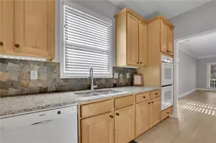 2412 Retreat Close, Marietta, GA 30066 - Photo 10