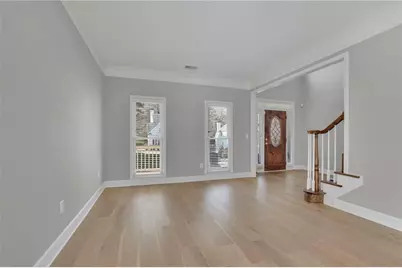 2412 Retreat Close, Marietta, GA 30066 - Photo 6