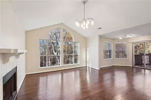 909 Wentworth Ct, Alpharetta, GA 30022 - Photo 4