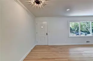 6085 Glenridge Dr, Sandy Springs, GA 30328 - Photo 6