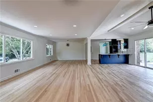 6085 Glenridge Dr, Sandy Springs, GA 30328 - Photo 2