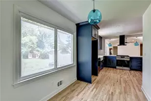 6085 Glenridge Dr, Sandy Springs, GA 30328 - Photo 20