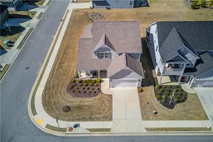 60 Table Rock Ct, Hoschton, GA 30548 - Photo 2