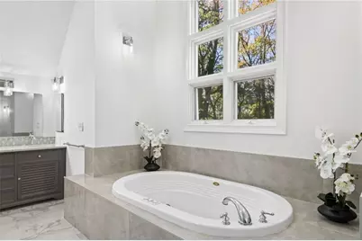 1092 Norwich Circle NE, Atlanta, GA 30324 - Photo 36