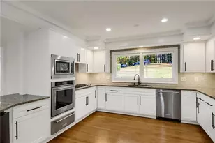 1092 Norwich Cir NE, Atlanta, GA 30324 - Photo 14