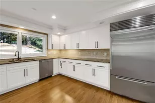 1092 Norwich Cir NE, Atlanta, GA 30324 - Photo 18