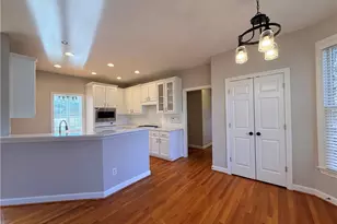 425 Arbor Creek Overlook, Roswell, GA 30076 - Photo 6