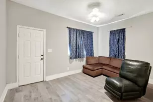 1015 W 36th St, Savannah, GA 31415 - Photo 6