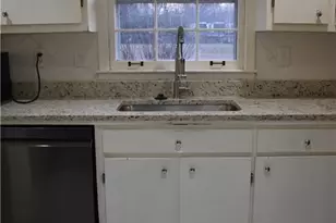 2479 Kingsland Dr, Dunwoody, GA 30360 - Photo 18