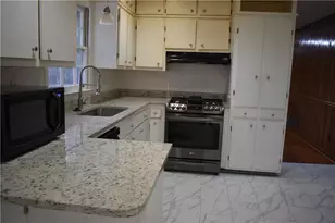 2479 Kingsland Dr, Dunwoody, GA 30360 - Photo 14