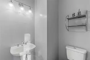 2349 Meadow Isle Ln, Lawrenceville, GA 30043 - Photo 10