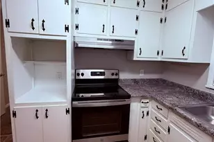 318 W Bonnell St, Oxford, GA 30054 - Photo 10