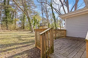 433 W Lake Ave NW, Atlanta, GA 30318 - Photo 24