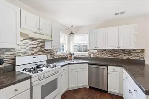 7140 Hunters Trace Dr, Cumming, GA 30028 - Photo 14