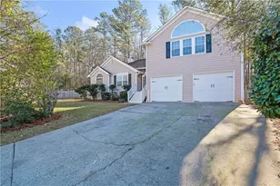 613 Sweet Basil Ln, Woodstock, GA 30189 - Photo 2