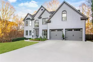 702 Greenway Trce, Woodstock, GA 30189 - Photo 2