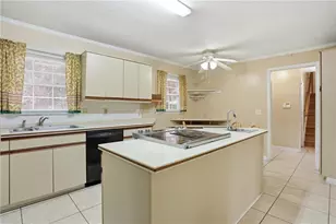 747 John Alden Rd, Stone Mountain, GA 30083 - Photo 8