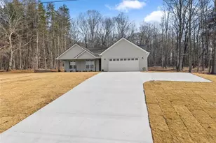 618 Thomas Rd, Cleveland, GA 30528 - Photo 4