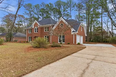 2756 Saxon Drive, Duluth, GA 30096 - Photo 2