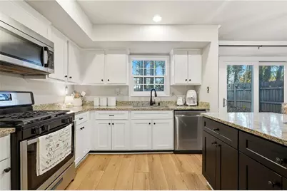 645 Anderson Walk, Marietta, GA 30062 - Photo 8