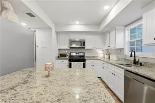 645 Anderson Walk, Marietta, GA 30062 - Photo 10