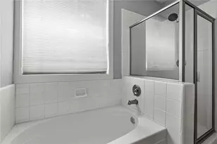 799 Hammond Dr, Atlanta, GA 30328 - Photo 16