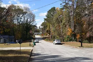 2238 Leslie Brook Dr, Decatur, GA 30035 - Photo 2