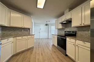 3720 Crescent Walk Ln, Suwanee, GA 30024 - Photo 10