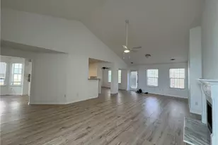 3720 Crescent Walk Ln, Suwanee, GA 30024 - Photo 4