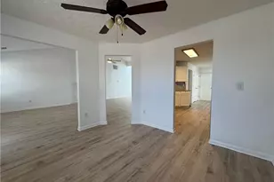 3720 Crescent Walk Ln, Suwanee, GA 30024 - Photo 8