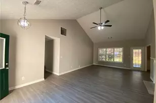 4032 Deerlope Ct, Gainesville, GA 30506 - Photo 2