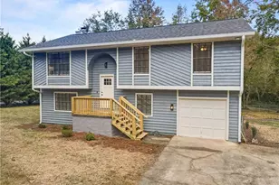 2432 Mistletoe Ln, Snellville, GA 30039 - Photo 2