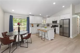 2432 Mistletoe Ln, Snellville, GA 30039 - Photo 12