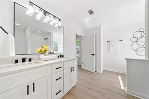 900 Melrose Park Pl, Lawrenceville, GA 30044 - Photo 16