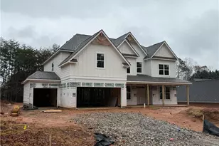 2646 Waters Edge Dr, Gainesville, GA 30504 - Photo 1