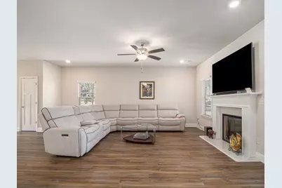 394 Greenleaf, Lilburn, GA 30047 - Photo 4