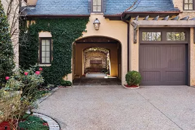 675 W Paces Ferry Road NW #13, Atlanta, GA 30327 - Photo 8