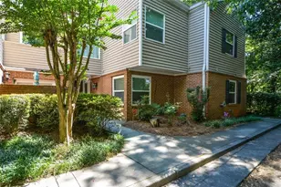 46 Dunwoody Springs Dr, Atlanta, GA 30328 - Photo 2